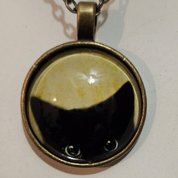 Charming Cat Pendant Necklace Set - Silver and Black - Picture 3 of 5